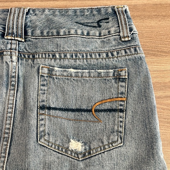 American Eagle Vintage Distressed Mini Jean Skirt Size 6 - Picture 3 of 8